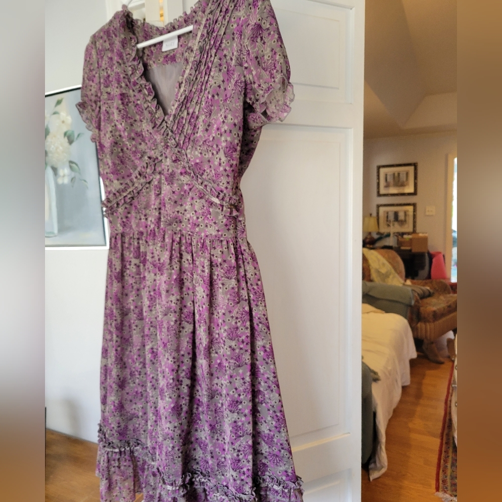 Suzy Shier Purple floral dress